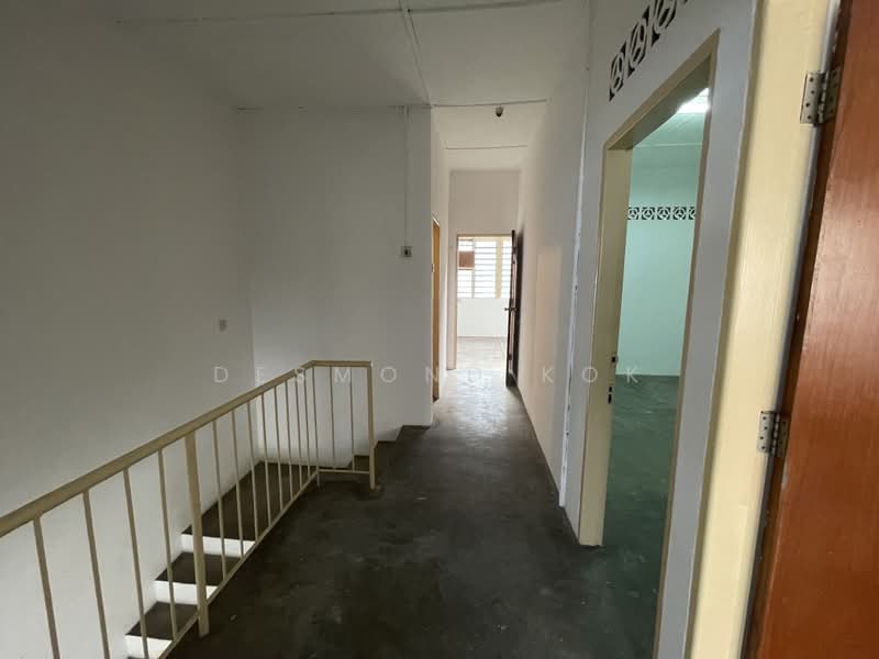 Rumah Teres 2-Tingkat untuk Dijual di Taman Kepong (Kepong) - Desmond Kok - Corridor - PropertyGuru.com.my
