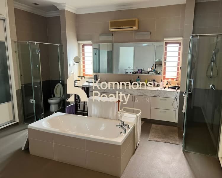 Bungalow House for Sale in Seputeh (Kuala Lumpur) - Cindy Tan - Bathroom - PropertyGuru.com.my