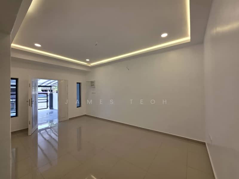 1-storey Terraced House for Sale in Taman Melawis (Klang) - James Teoh - Living Room - PropertyGuru.com.my