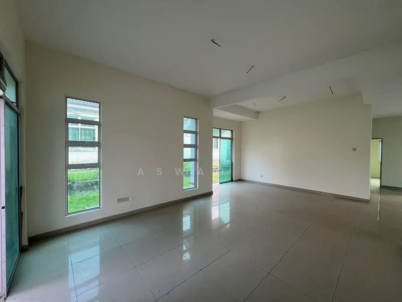 Bungalow House for Sale in Taman Kulim Utama (Kulim) - Aswad . - Living Room - PropertyGuru.com.my