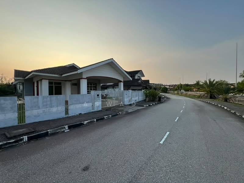 Bungalow House for Sale in Taman Kulim Utama (Kulim) - Aswad . - Exterior - PropertyGuru.com.my