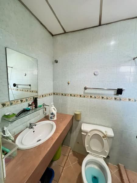 Rumah Teres 2-Tingkat untuk Dijual di Bandar Sri Damansara (Selangor) - Kiing TW - Bathroom - PropertyGuru.com.my