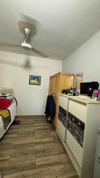 Pangsapuri untuk Dijual di Pangsapuri Century - Aswad . - Bedroom - PropertyGuru.com.my