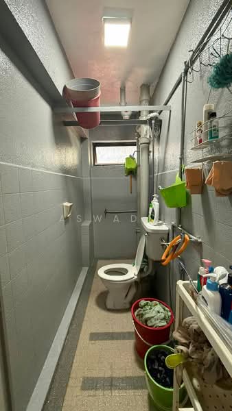 Pangsapuri untuk Dijual di Pangsapuri Century - Aswad . - Bathroom - PropertyGuru.com.my