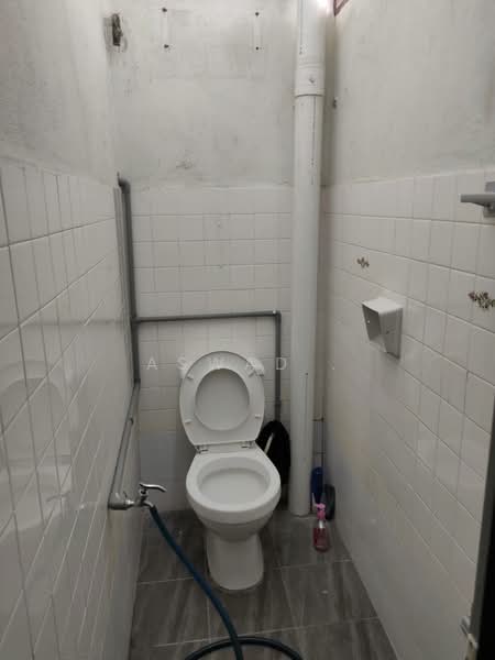 Shop / Office for Sale in Taman Koskam (Kepala Batas) - Aswad . - Bathroom - PropertyGuru.com.my
