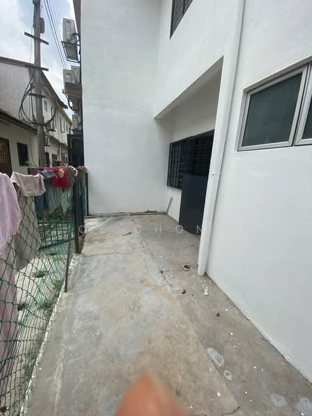 Rumah Teres 2-Tingkat untuk Dijual di Seksyen 25 (Shah Alam) - CK Chong - Backyard - PropertyGuru.com.my