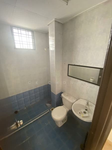 Rumah Teres 2-Tingkat untuk Dijual di Seksyen 25 (Shah Alam) - CK Chong - Bathroom - PropertyGuru.com.my