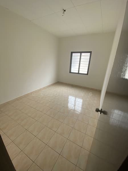 Rumah Teres 2-Tingkat untuk Dijual di Seksyen 25 (Shah Alam) - CK Chong - Bedroom - PropertyGuru.com.my