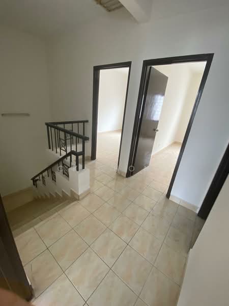 Rumah Teres 2-Tingkat untuk Dijual di Seksyen 25 (Shah Alam) - CK Chong - Upper Floor - PropertyGuru.com.my