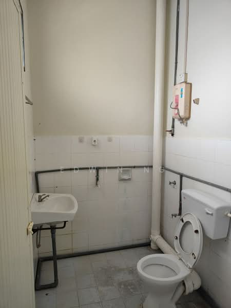 Rumah Teres 2-Tingkat untuk Disewa di Taman Permai Jaya (Bukit Mertajam) - Edwin Ng - Bathroom - PropertyGuru.com.my