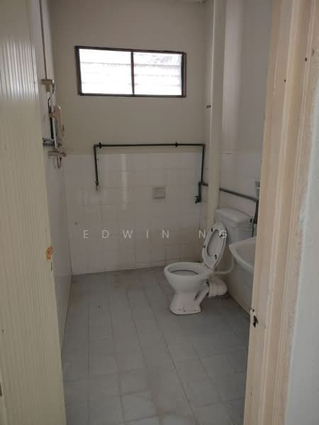 Rumah Teres 2-Tingkat untuk Disewa di Taman Permai Jaya (Bukit Mertajam) - Edwin Ng - Bathroom - PropertyGuru.com.my