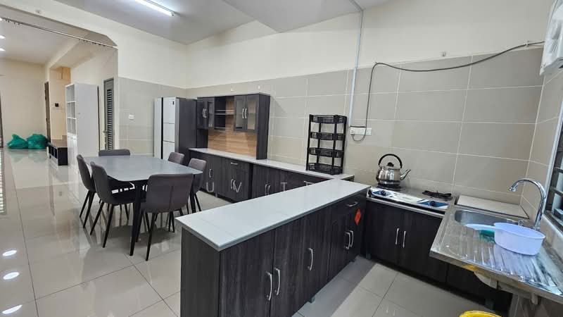 Rumah Teres 2-Tingkat untuk Disewa di Bandar Dato Onn (Tebrau) - UV Teh - Kitchen - PropertyGuru.com.my