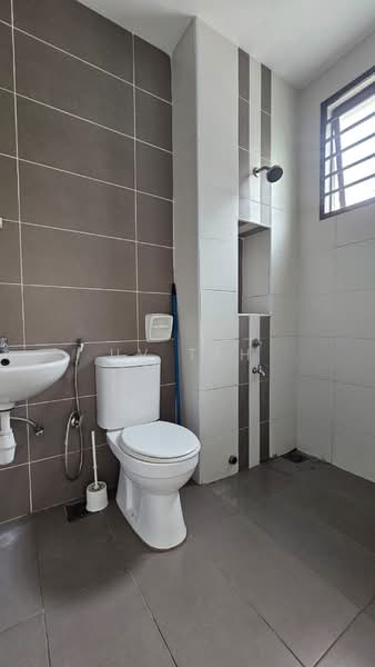 Rumah Teres 2-Tingkat untuk Disewa di Bandar Dato Onn (Tebrau) - UV Teh - Bathroom - PropertyGuru.com.my