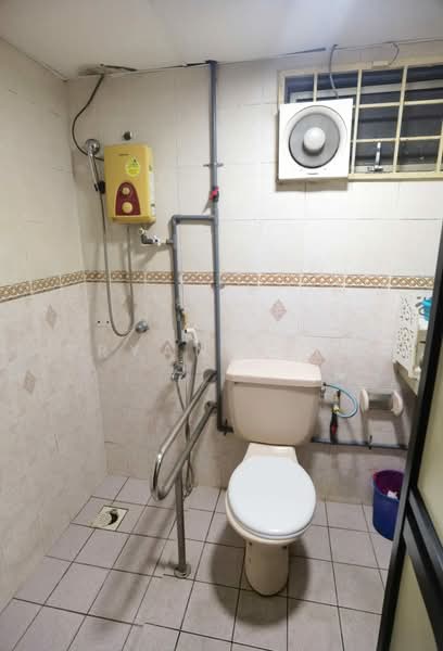Pangsapuri untuk Disewa di Sri Intan 2 - Bryan Yeoh - Bathroom - PropertyGuru.com.my