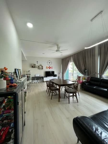Apartment for Sale at Liberty Grove - Jeno Tan - Living Room - PropertyGuru.com.my