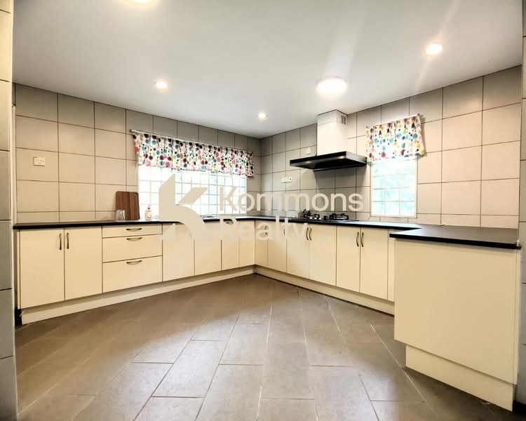 Bungalow House for Sale in Seputeh (Kuala Lumpur) - Cindy Tan - Kitchen - PropertyGuru.com.my