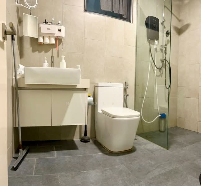 Kediaman Servis untuk Dijual di East Parc @ Manjalara - Nicole . - Bathroom - PropertyGuru.com.my