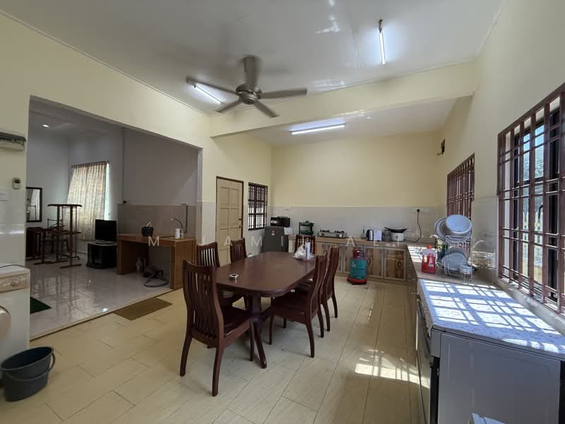 Semi-Detached House for Rent in Pusat Perniagaan Bakri (Muar) - M Jamil Ali - PropertyGuru.com.my