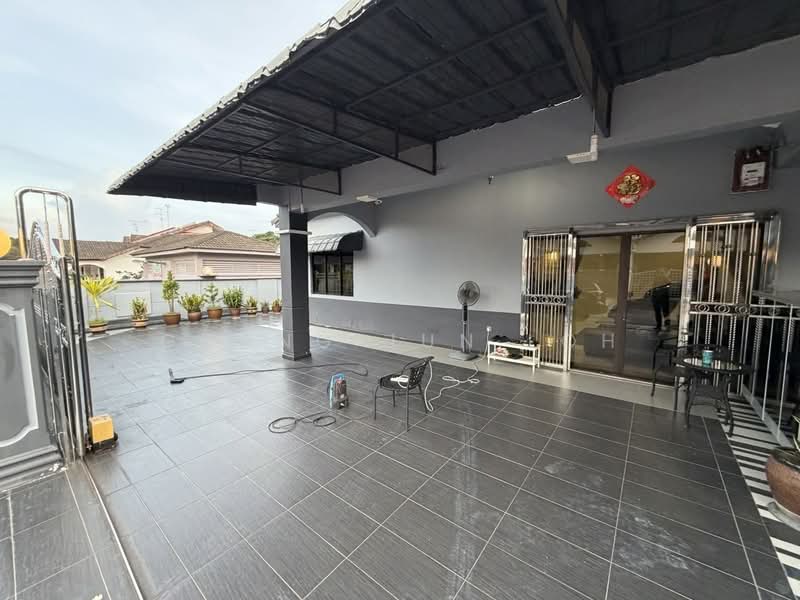 1-storey Terraced House for Sale in Taman Molek (Johor Bahru) - Guang Jun Loh - PropertyGuru.com.my