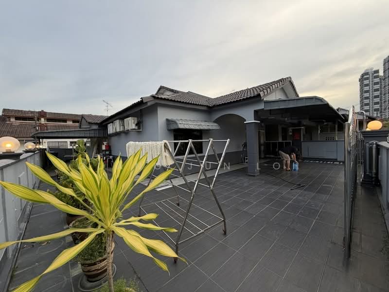 1-storey Terraced House for Sale in Taman Molek (Johor Bahru) - Guang Jun Loh - PropertyGuru.com.my