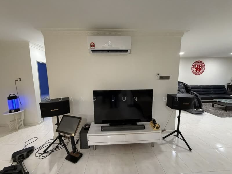 1-storey Terraced House for Sale in Taman Molek (Johor Bahru) - Guang Jun Loh - PropertyGuru.com.my