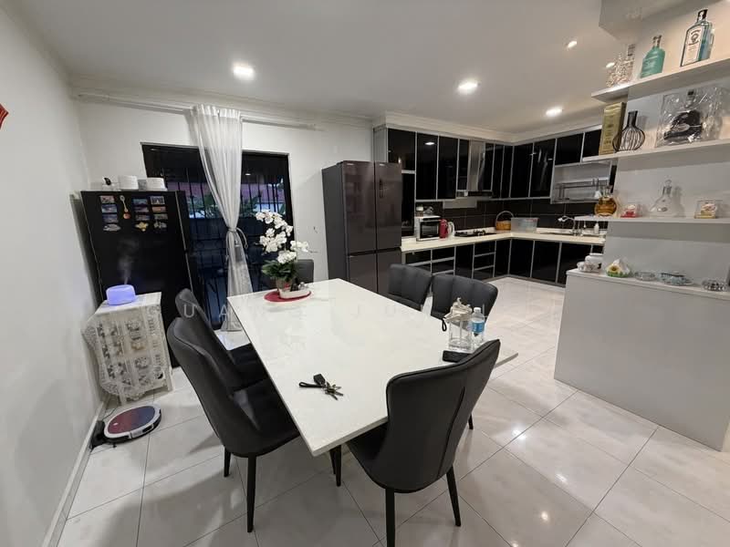 1-storey Terraced House for Sale in Taman Molek (Johor Bahru) - Guang Jun Loh - PropertyGuru.com.my