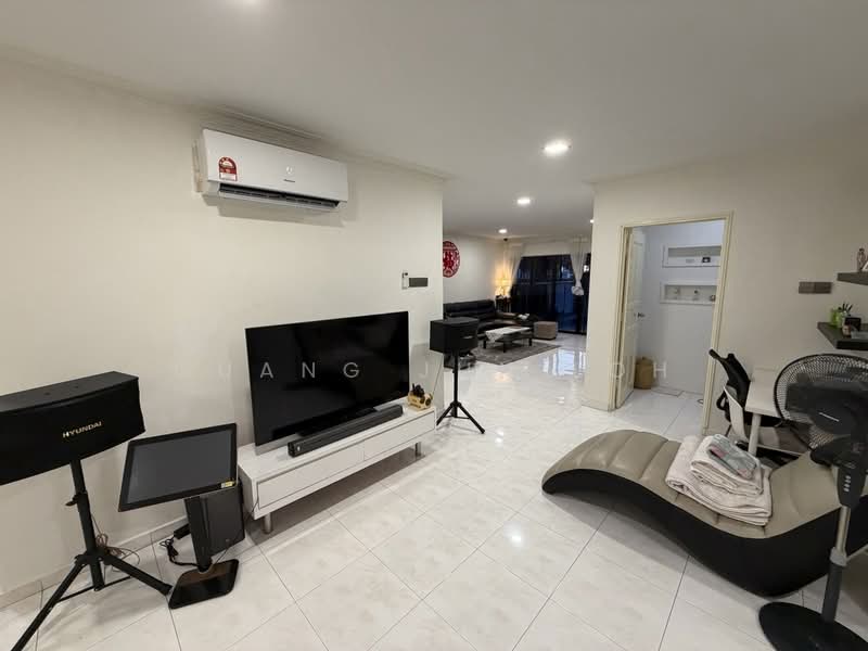 1-storey Terraced House for Sale in Taman Molek (Johor Bahru) - Guang Jun Loh - PropertyGuru.com.my
