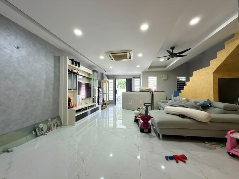2-storey Terraced House for Sale in Rawang Perdana 2 (Rawang) - SK Luk - Living Room - PropertyGuru.com.my