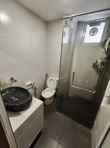 Kondominium untuk Dijual di Mahsuri Square - Calvin Fong - Common bathroom - PropertyGuru.com.my