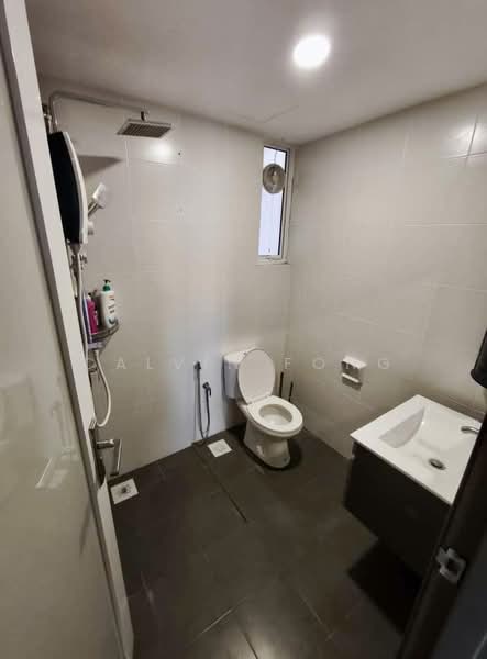 Kondominium untuk Dijual di Mahsuri Square - Calvin Fong - Master bedroom attached bathroom - PropertyGuru.com.my