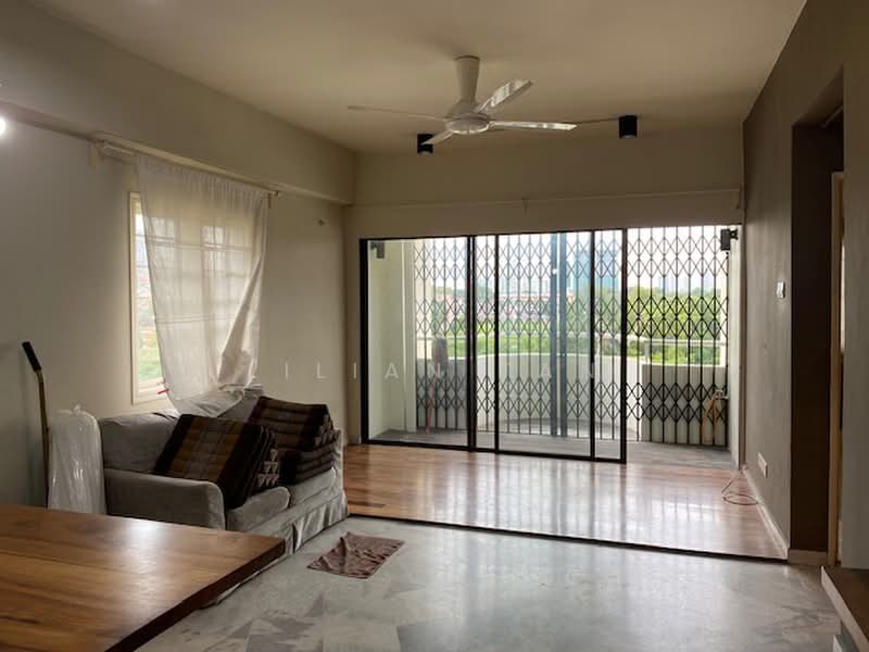 Kondominium untuk Dijual di Meadow Park 2 - Lilian Tan - Living Room - PropertyGuru.com.my