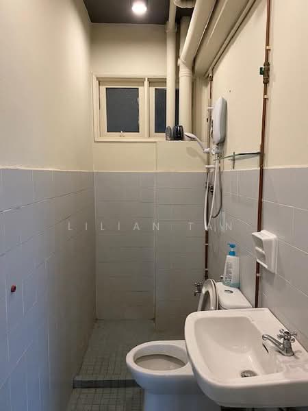 Kondominium untuk Dijual di Meadow Park 2 - Lilian Tan - Bathroom - PropertyGuru.com.my