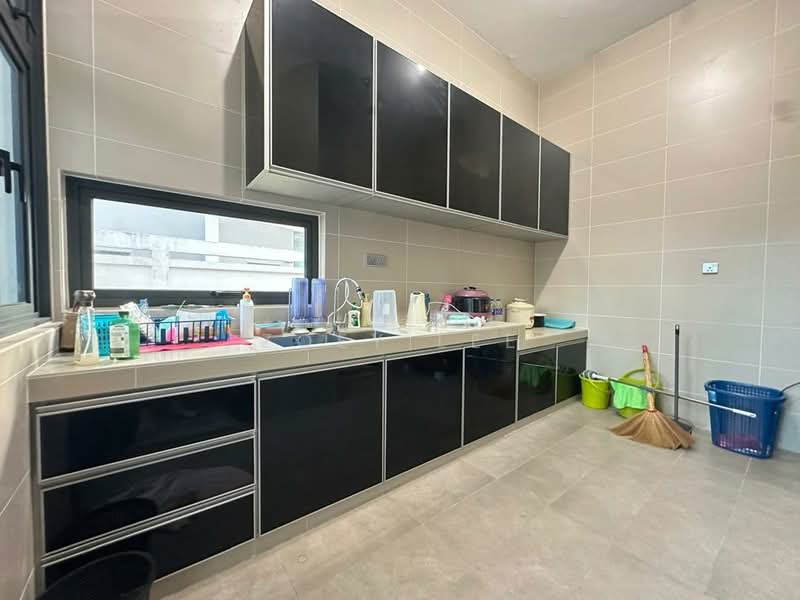 Rumah Teres untuk Disewa di Iskandar Puteri (Nusajaya) (Johor) - Zoey Lee - Kitchen - PropertyGuru.com.my