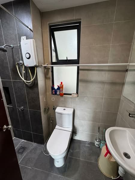 Kondominium untuk Disewa di Lido Residency - Loh KC - Bathroom - PropertyGuru.com.my