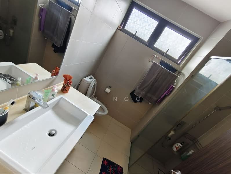 Kediaman Servis untuk Dijual di Green Haven - SY Ngo - Bathroom - PropertyGuru.com.my