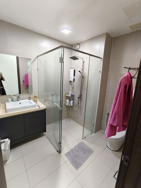 Kediaman Servis untuk Dijual di Green Haven - SY Ngo - Bathroom - PropertyGuru.com.my