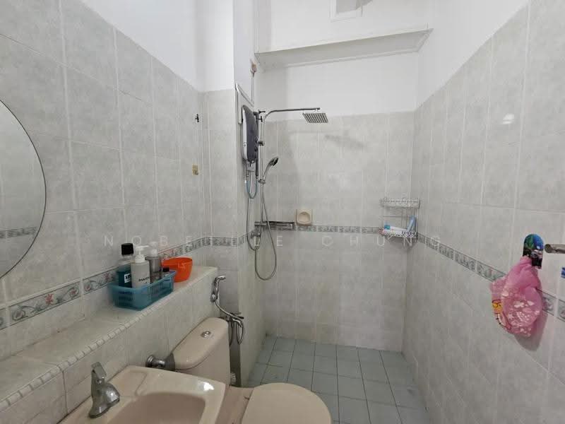 2-storey Terraced House for Sale in Putra Heights (Subang Jaya) - Nobeille Chung - Bathroom - PropertyGuru.com.my