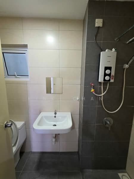Kondominium untuk Disewa di The Holmes 1 - KINKI CHAN - Bathroom - PropertyGuru.com.my