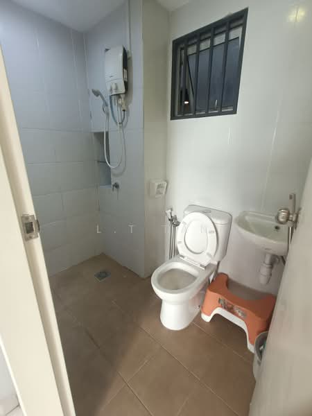 Kondominium untuk Disewa di D'Nuri Residence @ Desa Petaling - L.T Tan - Bathroom - PropertyGuru.com.my