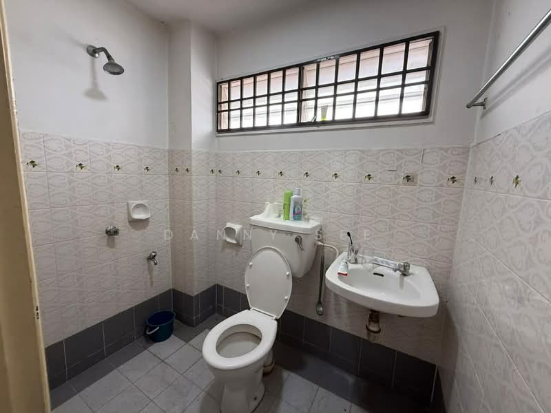Rumah Teres 2-Tingkat untuk Dijual di Bandar Indahpura (Kulai) - Danny See - Bathroom - PropertyGuru.com.my
