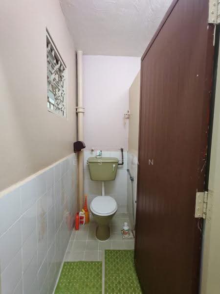 Rumah Teres 1.5-Tingkat untuk Dijual di Kepong Baru (Kepong) - Tess Tan - Bathroom - PropertyGuru.com.my