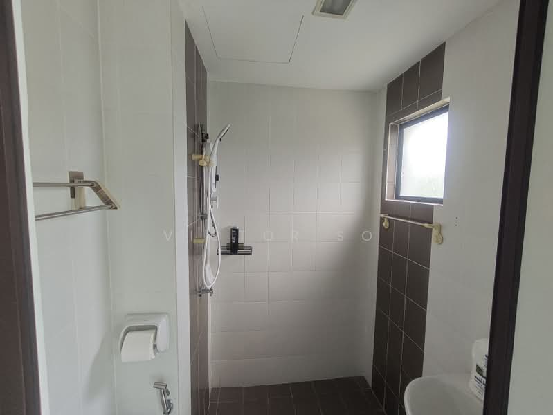Condominium for Sale at T-Parkland - Victor So - 2nd Bed Bathroom - PropertyGuru.com.my