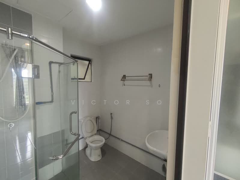 Condominium for Sale at T-Parkland - Victor So - Master Room Bathroom - PropertyGuru.com.my