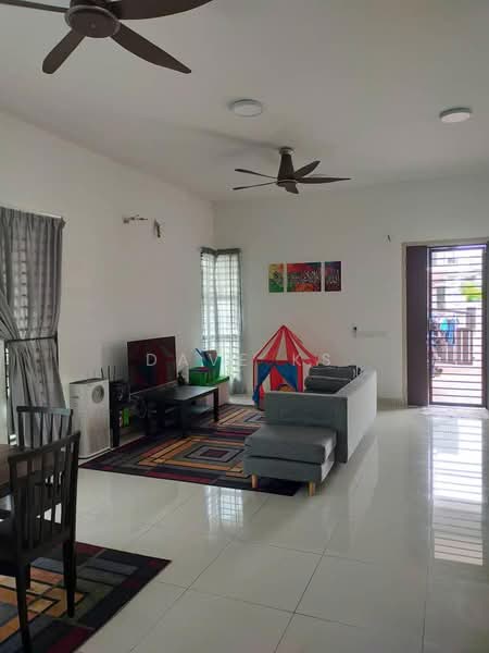 Semi-Detached House for Sale in Telok Panglima Garang (Selangor) - Dave KS - Living Room - PropertyGuru.com.my