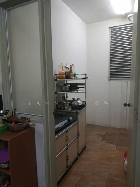 Kondominium untuk Dijual di Platinum Lake PV 15 - Yanny Siow - Kitchen - PropertyGuru.com.my