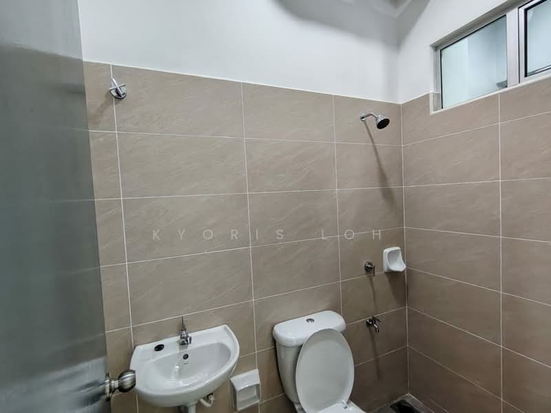 Rumah Teres untuk Disewa di Bandar Dato Onn (Tebrau) - Kyoris Loh - Bathroom - PropertyGuru.com.my