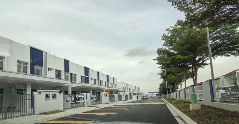 Rumah Teres untuk Disewa di Bandar Dato Onn (Tebrau) - Kyoris Loh - Exterior - PropertyGuru.com.my