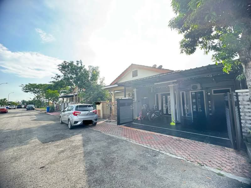 Rumah Teres 1-Tingkat untuk Dijual di Seksyen 30 (Shah Alam) - Shiqin Saidin - Exterior - PropertyGuru.com.my