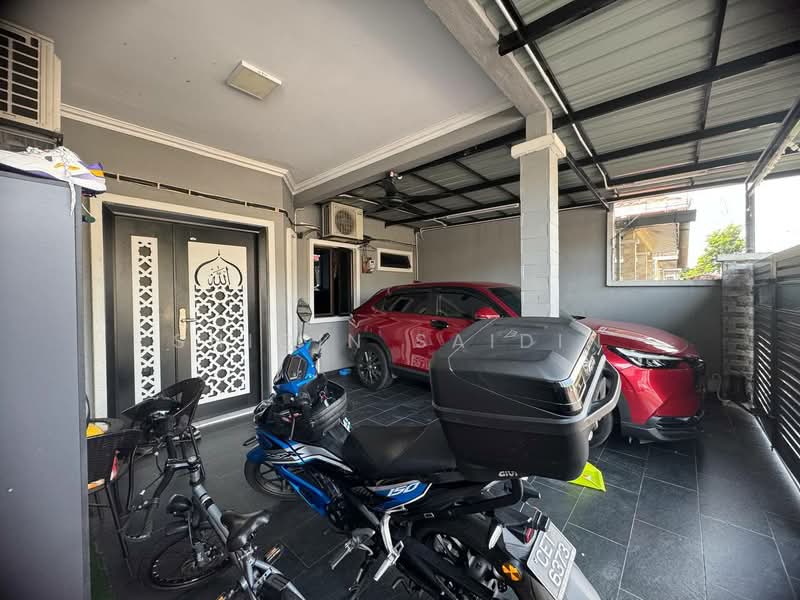Rumah Teres 1-Tingkat untuk Dijual di Seksyen 30 (Shah Alam) - Shiqin Saidin - Exterior - PropertyGuru.com.my