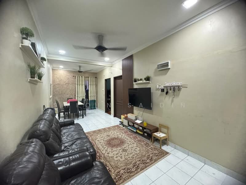 Rumah Teres 1-Tingkat untuk Dijual di Seksyen 30 (Shah Alam) - Shiqin Saidin - Living Room - PropertyGuru.com.my